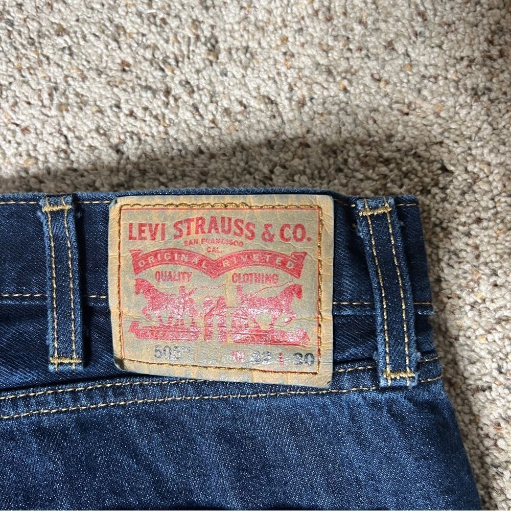 Levi’s Men’s 505 Regular‎ Fit Straight Jeans Size 42X30 - Picture 6 of 7